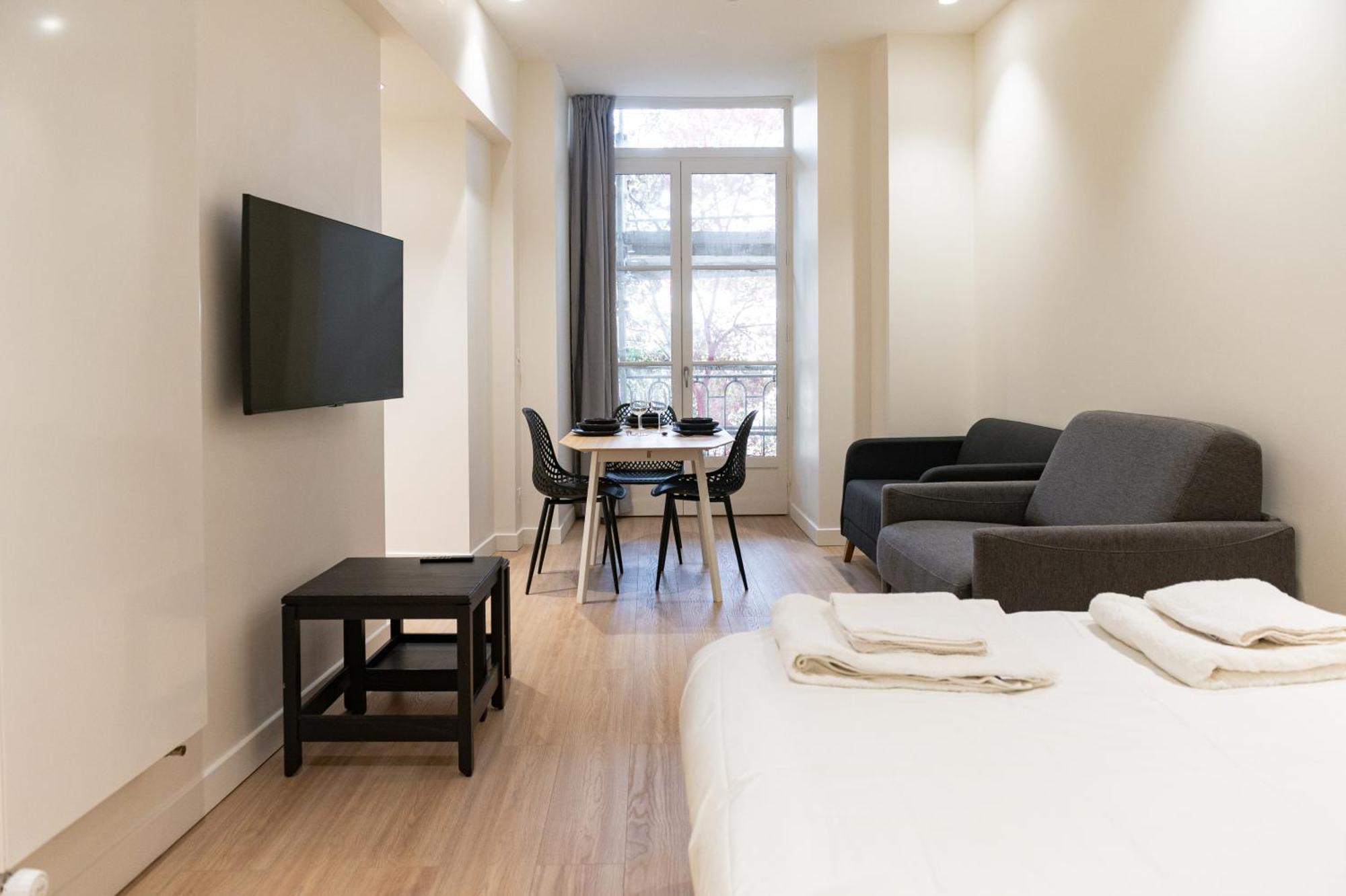 Croix Paquet - Appartements A Lyon Bagian luar foto
